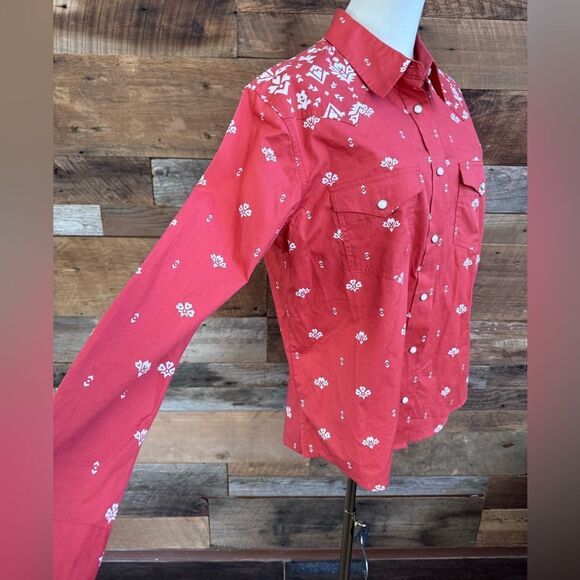WRANGLER WOMEN'S RETRO AMERICANA BANDANA RED SHIRT NWOT
SZ M - Picture 5 of 5
